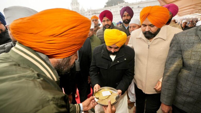 ਸ੍ਰੀ ਅਕਾਲ ਤਖ਼ਤ ਸਾਹਿਬ ਅੱਗੇ ਨਿਮਾਣੇ ਸਿੱਖ ਵਜੋਂ ਪੇਸ਼ ਹੋਏ ਮੁੱਖ ਮੰਤਰੀ ਮਾਨ