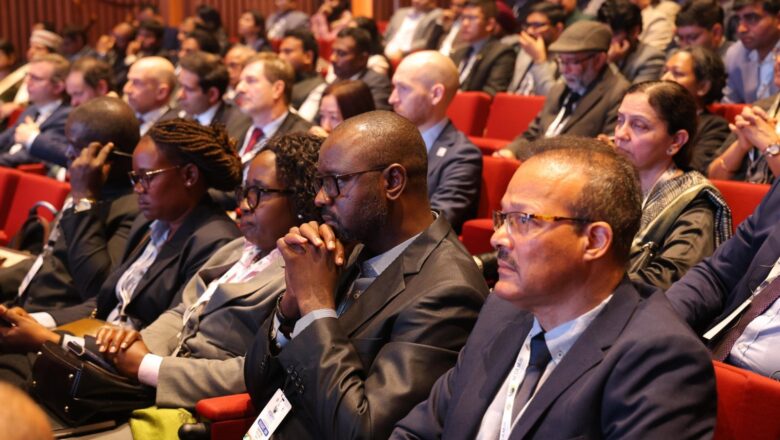 ਲੋਕਤੰਤਰ ਅਤੇ ਚੋਣ ਪ੍ਰਬੰਧਨ ‘ਤੇ ਅੰਤਰਰਾਸ਼ਟਰੀ ਸੰਮੇਲਨ -2026 ਸ਼ੁਰੂ