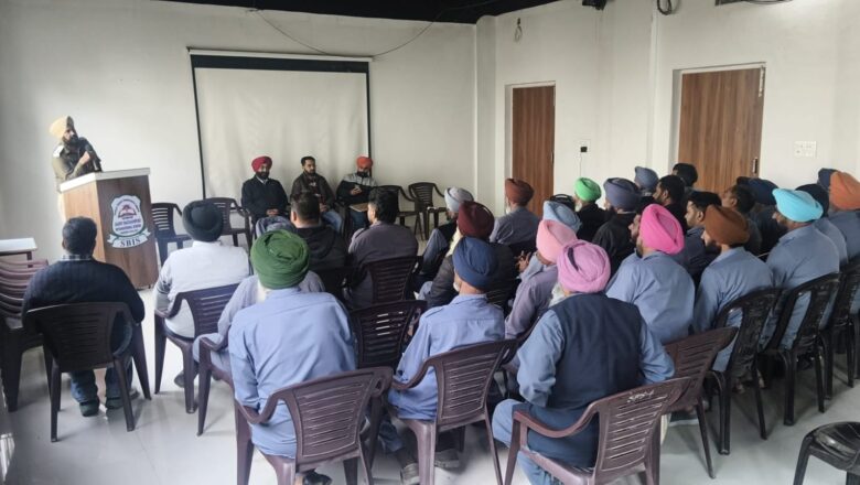 ਸੇਫ਼ ਸਕੂਲ ਵਾਹਨ ਪਾਲਿਸੀ ਤਹਿਤ ਸਕੂਲੀ ਵਾਹਨਾਂ ਦੀ  ਚੈਕਿੰਗ