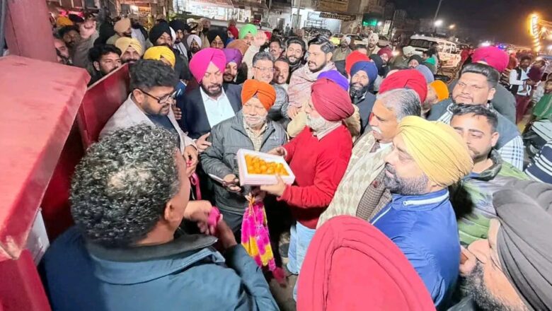 ਵਿਧਾਇਕ ਸ਼ੈਰੀ ਕਲਸੀ ਨੇ ਗੁਰਦਾਸਪੁਰ ‘ਤੇ ਅਤਿ ਆਧੁਨਿਕ ਕਿਸਮ ਦੀਆਂ ਲੱਗੀਆਂ ਸਟਰੀਟ ਲਾਈਟਾਂ ਸ਼ਹਿਰ ਵਾਸੀਆਂ ਨੂੰ ਕੀਤਾ ਸਮਰਪਿਤ