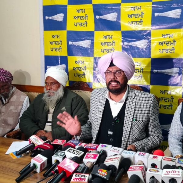 ਵਿਧਾਇਕ ਕੁਲਦੀਪ ਸਿੰਘ ਧਾਲੀਵਾਲ ਨੇ ਹਲਕਾ ਅਜਨਾਲਾ ਵਿੱਚ 14.75 ਕਰੋੜ ਰੁਪਏ ਦੀ ਲਾਗਤ ਨਾਲ ਬਣਨ ਵਾਲੀਆਂ 7 ਸੰਪਰਕ ਸੜਕਾਂ ਦੇ ਨੀਂਹ ਪੱਥਰ ਰੱਖੇ