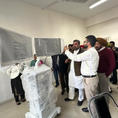 ਜਲਾਲਾਬਾਦ ਵਿਖ਼ੇ ਸਿਹਤ ਸੁਵਿਧਾਵਾਂ ਵਿਚ ਵਾਧਾ, 1 ਕਰੋੜ 64 ਲੱਖ ਦੀ ਲਾਗਤ ਨਾਲ ਸਿਵਲ ਹਸਪਤਾਲ ਜਲਾਲਾਬਾਦ ਵਿਖ਼ੇ ਲਿਆਂਦੇ ਗਈ ਮਸ਼ੀਨ ਤੇ ਵੈਂਟੀਲੇਟਰ – ਜਗਦੀਪ ਕੰਬੋਜ ਗੋਲਡੀ