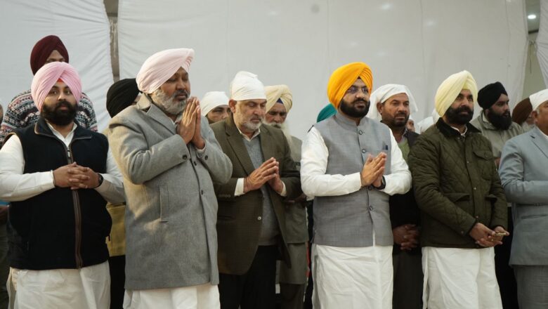 ਕੈਬਨਿਟ ਮੰਤਰੀ ਹਰਪਾਲ ਚੀਮਾ, ਤਰੁਨਪ੍ਰੀਤ ਸੌਂਦ, ਹਰਜੋਤ ਬੈਂਸ, ਡਾ. ਰਵਜੋਤ, ਲਾਲ ਚੰਦ ਕਟਾਰੂਚੱਕ ਨੇ ਗੁਰੂ ਚਰਨਾਂ ‘ਚ ਲਗਾਈ ਹਾਜ਼ਰੀ