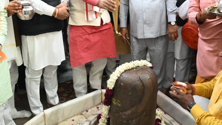 मुख्यमंत्री श्री नायब सिंह सैनी ने नल्हड़ेश्वर मंदिर नूंह में किया जलाभिषेक,