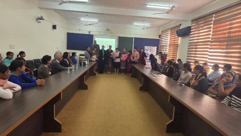 ਸਰਕਾਰੀ ਕਾਲਜ ਰੋਪੜ ਵਿਖੇ ਰੋਟਰੀ ਕਲੱਬ ਰੂਪਨਗਰ ਵੱਲੋਂ ਬ੍ਰੈਸਟ ਕੈਂਸਰ ਜਾਗਰੂਕਤਾ ਪ੍ਰੋਗਰਾਮ ਆਯੋਜਿਤ ਕੀਤਾ ਗਿਆ