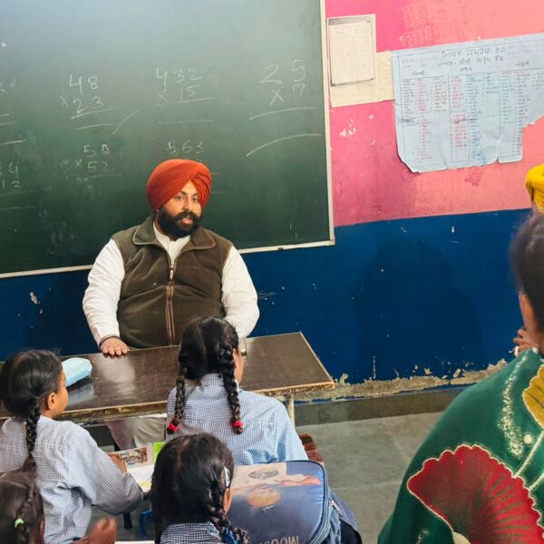 ਭਗਵੰਤ ਮਾਨ ਸਰਕਾਰ ਨੇ ‘ਸਿੱਖਿਆ ਕ੍ਰਾਂਤੀ’ ਨੂੰ ਹੋਰ ਮਜ਼ਬੂਤ ਕਰਨ ਲਈ ਸਖ਼ਤ ਜਵਾਬਦੇਹੀ ਕੀਤੀ ਤੈਅ , 6 ਅਧਿਆਪਕਾਂ ਨੂੰ ਕਾਰਨ ਦੱਸੋ ਨੋਟਿਸ ਕੀਤੇ ਜਾਰੀ