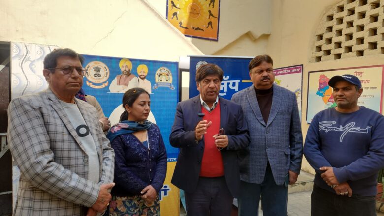 ਵਿਧਾਇਕ ਬ੍ਰਮ ਸ਼ੰਕਰ ਜਿੰਪਾ ਨੇ ਵੱਖ-ਵੱਖ ਸਰਕਾਰੀ ਸਕੂਲਾਂ ਦੇ ਮਾਪਿਆਂ ਦੀ ਵਰਕਸ਼ਾਪ ’ਚ ਲਿਆ ਹਿੱਸਾ
