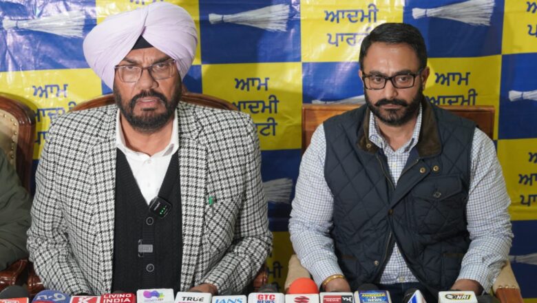 ਮਜ਼ਦੂਰ ਸੁਲੱਖਣ ਸਿੰਘ ਲਈ ਸੰਜੀਵਨੀ ਬਣਿਆ ਹੈਲਥ ਕਾਰਡ, ਬਿਨਾਂ ਇੱਕ ਰੁਪਿਆ ਖ਼ਰਚ ਕੀਤੇ ਹੋਇਆ 3 ਲੱਖ ਰੁਪਏ ਦਾ ਇਲਾਜ: ਧਾਲੀਵਾਲ