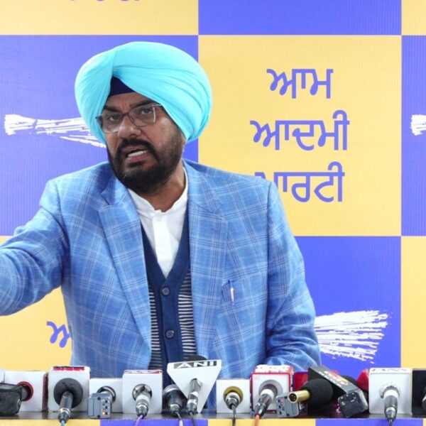 ਨਸ਼ਾ ਤਸਕਰਾਂ ਦੇ ਸਿਆਸੀ ਸਰਪ੍ਰਸਤਾਂ ਨਾਲ ਰਾਜਪਾਲ ਦੀ ਯਾਤਰਾ, ਸਿਰਫ਼ ਦਿਖਾਵਾ: ਕੁਲਦੀਪ ਧਾਲੀਵਾਲ