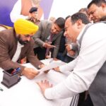 ਮੁੱਖ ਮੰਤਰੀ ਭਗਵੰਤ ਸਿੰਘ ਮਾਨ ਇਕ ਮਹੀਨੇ ਵਿੱਚ ਦੂਜੀ ਵਾਰ ਜਲੰਧਰ ਪਹੁੰਚੇ, ਲੋਕ ਮਿਲਣੀ ਦੌਰਾਨ ਸ਼ਿਕਾਇਤਾਂ ਦਾ ਮੌਕੇ ‘ਤੇ ਨਿਪਟਾਰਾ