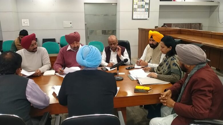 ਮੁੱਖ ਮੰਤਰੀ ਸਿਹਤ ਯੋਜਨਾ ਤਹਿਤ ਕਾਰਡ ਬਣਾਉਣ ਲਈ ਲਗਾਏ ਜਾ ਰਹੇ ਕੈਂਪਾਂ ਦਾ ਲੋਕ ਲੈਣ ਲਾਹਾ-ਡਿਪਟੀ ਕਮਿਸ਼ਨਰ ਨਵਜੋਤ ਕੌਰ