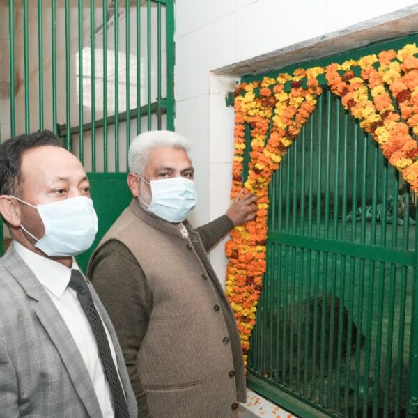 ਜੰਗਲਾਤ ਮੰਤਰੀ ਲਾਲ ਚੰਦ ਕਟਾਰੂਚੱਕ ਨੇ ਛੱਤਬੀੜ ਚਿੜੀਆਘਰ ਵਿੱਚ ਬਾਘ ਦੇ ਤਿੰਨ ਮਾਦਾ ਬੱਚਿਆਂ ਦਾ ਨਾਮ ਗਰਿਮਾ, ਗੁੰਜਨ ਤੇ ਗਜ਼ਲ ਰੱਖਿਆ