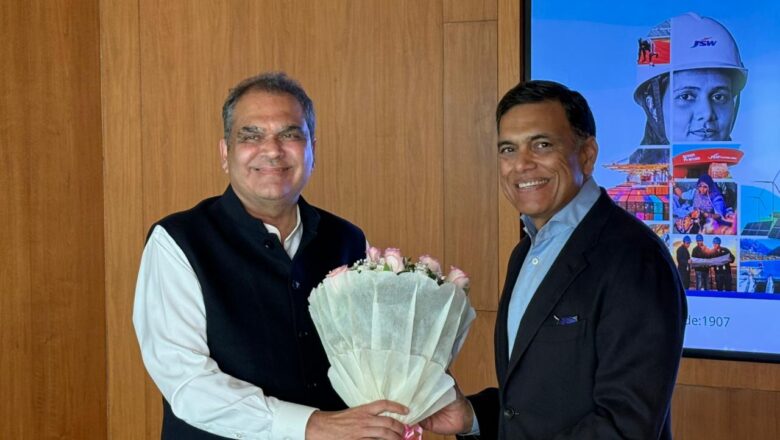 ਪੰਜਾਬ ਦੇ ਉਦਯੋਗ ਮੰਤਰੀ ਸੰਜੀਵ ਅਰੋੜਾ ਦੀ ਉਦਯੋਗਪਤੀ ਸੱਜਣ ਜਿੰਦਲ ਨਾਲ ਮੁਲਾਕਾਤ; ਰਾਜਪੁਰਾ ਵਿੱਚ ਇਸਪਾਤ ਖੇਤਰ ਵਿੱਚ ₹1,500 ਕਰੋੜ ਨਿਵੇਸ਼ ਦਾ ਐਲਾਨ