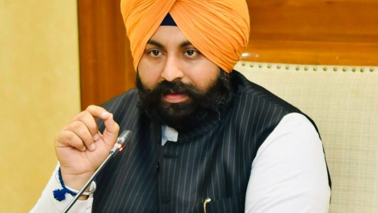 ਫ਼ਾਜ਼ਿਲਕਾ ਦੇ ਬਸਤੀ ਹਜ਼ੂਰ ਸਕੂਲ ਦੇ ਮੁੜ ਨਿਰਮਾਣ ਦੇ ਹੁਕਮ, ਛੇ ਮਹੀਨਿਆਂ ਵਿੱਚ ਤਿਆਰ ਹੋਵੇਗੀ ਨਵੀਂ ਇਮਾਰਤ: ਹਰਜੋਤ ਸਿੰਘ ਬੈਂਸ