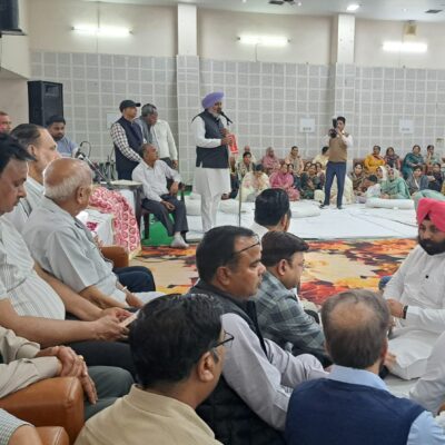 ਸਵ. ਸਲੋਚਨਾ ਦੇਵੀ ਨਮਿਤ ਗਰੁੜ ਪੁਰਾਣ ਦੇ ਪਾਠ ਦੇ ਭੋਗ ਅਤੇ ਅੰਤਿਮ ਅਰਦਾਸ ਮੌਕੇ ਵੱਡੀ ਗਿਣਤੀ ਸ਼ਖਸੀਅਤਾਂ ਵੱਲੋਂ ਸ਼ਰਧਾਂਜਲੀਆਂ ਭੇਟ