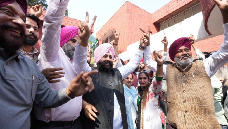 ਆਪ ਪੰਜਾਬ ਨੇ ਅਰਵਿੰਦ ਕੇਜਰੀਵਾਲ ਅਤੇ ਆਪ ਆਗੂਆਂ ਦੇ ਹੱਕ ਵਿੱਚ ਅਦਾਲਤ ਦੇ ਫੈਸਲੇ ਦਾ ਚੰਡੀਗੜ੍ਹ ਵਿੱਚ ਮਨਾਇਆ ਜਸ਼ਨ