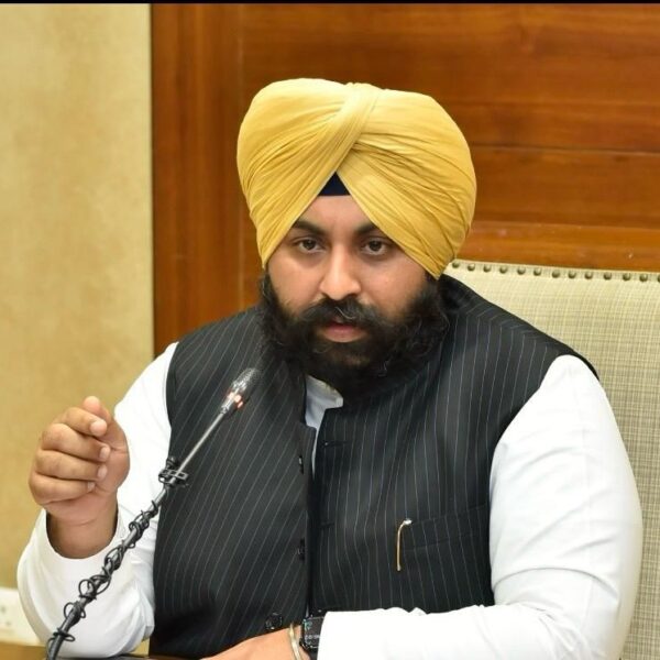 ਭਗਵੰਤ ਮਾਨ ਸਰਕਾਰ ਮੁਢਲੀ ਸਿੱਖਿਆ ‘ਚ ਸਕਾਰਾਤਮਕ ਬਦਲਾਅ ਲਈ ਸਾਰੇ ਸਰਕਾਰੀ ਪ੍ਰਾਇਮਰੀ ਸਕੂਲਾਂ ਵਿੱਚ ‘ਖੇਡ ਪਿਟਾਰਾ’ ਕਿੱਟ ਪ੍ਰਦਾਨ ਕਰੇਗੀ; 7.5 ਲੱਖ ਬੱਚਿਆਂ ਨੂੰ ਹੋਵੇਗਾ ਲਾਭ