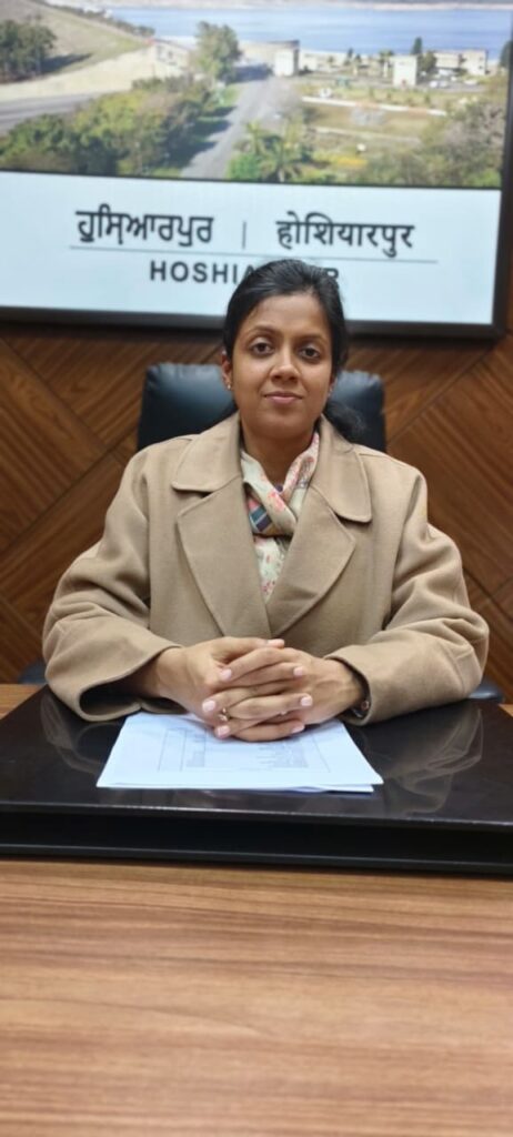 ਡੀ ਸੀ ਆਸ਼ਿਕਾ ਜੈਨ (2)