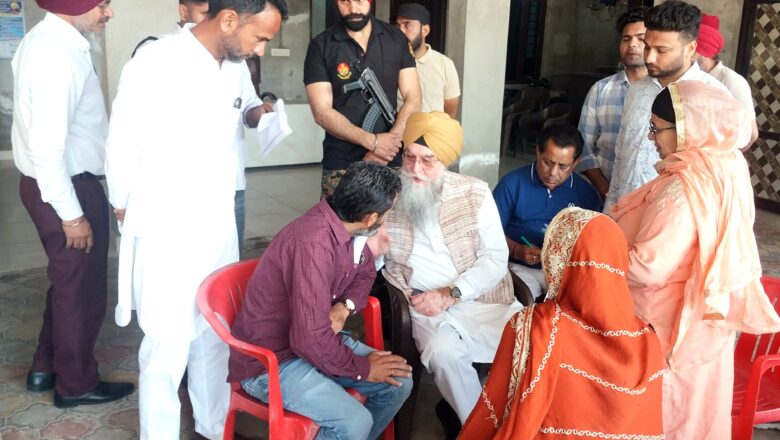 ਸਪੀਕਰ ਸ. ਸੰਧਵਾਂ ਨੇ ਲੋਕ ਮਿਲਣੀ ਤਹਿਤ ਲੋਕਾਂ ਦੀਆਂ ਸਮੱਸਿਆਵਾਂ ਸੁਣੀਆਂ