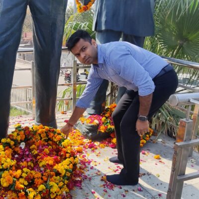 ਡਿਪਟੀ ਕਮਿਸ਼ਨਰ ਨੇ ਸ਼ਹੀਦ-ਏ-ਆਜ਼ਮ  ਭਗਤ ਸਿੰਘ, ਸ਼ਹੀਦ ਰਾਜਗੁਰੂ ਅਤੇ ਸ਼ਹੀਦ ਸੁਖਦੇਵ ਨੂੰ ਸ਼ਹੀਦੀ ਦਿਹਾੜੇ ਮੌਕੇ ਸ਼ਰਧਾ ਦੇ ਫੁੱਲ ਕੀਤੇ ਭੇਂਟ