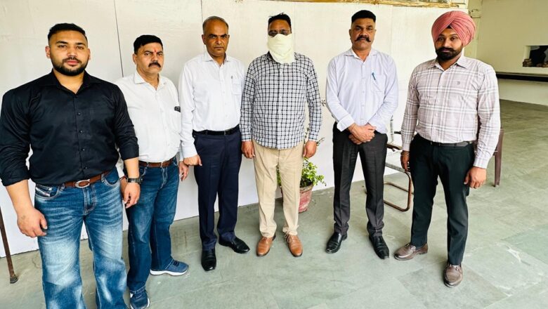 ਵਿਜੀਲੈਂਸ ਬਿਊਰੋ ਨੇ ਏਐਸਆਈ ਨੂੰ 8,000 ਰੁਪਏ ਰਿਸ਼ਵਤ ਲੈਂਦਿਆਂ ਰੰਗੇ ਹੱਥੀਂ ਕੀਤਾ ਕਾਬੂ