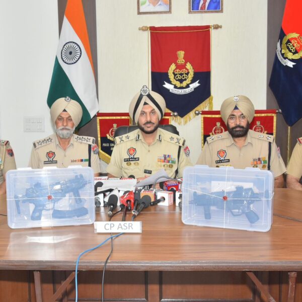 ਅੰਮ੍ਰਿਤਸਰ ਵਿੱਚ ਗੋਲਡੀ ਢਿੱਲੋਂ ਮਾਡਿਊਲ ਨਾਲ ਸਬੰਧਤ ਦੋ ਆਧੁਨਿਕ ਸਬ-ਮਸ਼ੀਨ ਗਨਾਂ ਬਰਾਮਦ