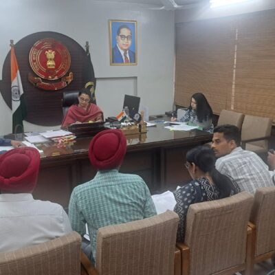 ਡੀਸੀ ਨਵਜੋਤ ਕੌਰ ਵੱਲੋਂ ਮੁੱਖ ਮੰਤਰੀ ਸਿਹਤ ਯੋਜਨਾ ਦੀ ਪ੍ਰਗਤੀ ਦਾ ਜਾਇਜ਼ਾ