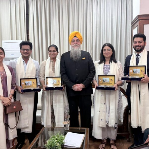 ਸਪੀਕਰ ਨੇ ਸਿਵਲ ਸੇਵਾਵਾਂ ਪ੍ਰੀਖਿਆ ਦੇ ਸਫ਼ਲ ਵਿਦਿਆਰਥੀਆਂ ਨੂੰ ਪੰਜਾਬ ਵਿਧਾਨ ਸਭਾ ਵਿੱਚ ਕੀਤਾ ਸਨਮਾਨਿਤ