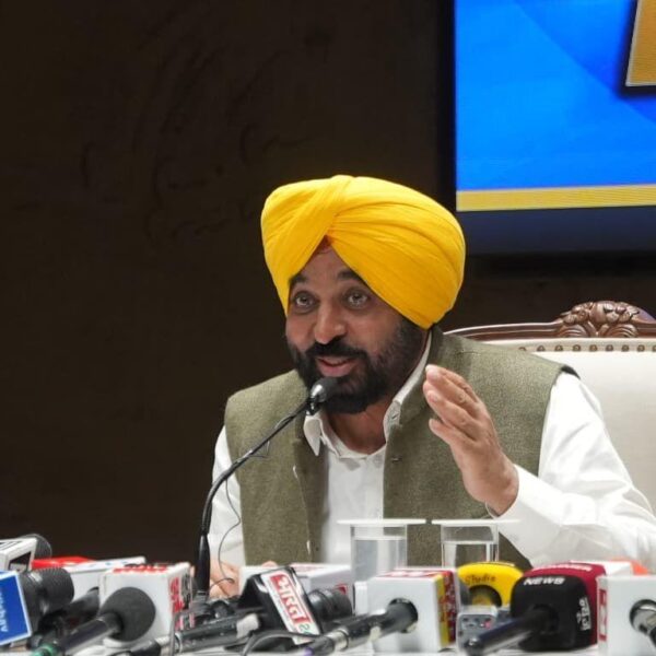 ਭਗਵੰਤ ਸਿੰਘ ਮਾਨ ਸਰਕਾਰ ‘ਬੇਅਦਬੀ’ ਦੇ ਮਾਮਲੇ ’ਤੇ ਕੋਈ ਲਿਹਾਜ਼ ਨਹੀਂ ਕਰੇਗੀ, ‘ਆਪ’ ਸਰਕਾਰ 13 ਅਪ੍ਰੈਲ ਨੂੰ ਵਿਧਾਨ ਸਭਾ ਦੇ ਵਿਸ਼ੇਸ਼ ਇਜਲਾਸ ਵਿੱਚ ਸਖਤ ਸਜ਼ਾਵਾਂ ਲਈ ਬੇਅਦਬੀ ਵਿਰੋਧੀ ਕਾਨੂੰਨ ਵਿੱਚ ਸੋਧ ਕਰੇਗੀ