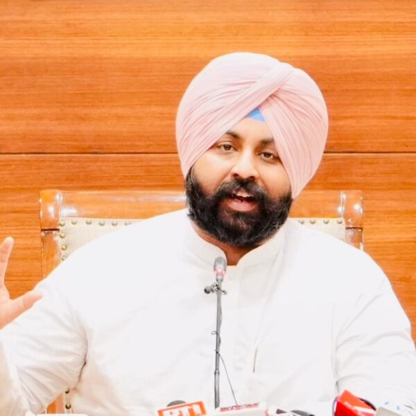 ਭਗਵੰਤ ਮਾਨ ਸਰਕਾਰ ਨੰਗਲ ’ਚ 800 ਏਕੜ ਤੋਂ ਵੱਧ ਸਰਪਲੱਸ ਜ਼ਮੀਨ ਦੇ ਮਾਲਕੀ ਹੱਕ ਵਸਨੀਕਾਂ ਨੂੰ ਦੇਵੇਗੀ: ਹਰਜੋਤ ਸਿੰਘ ਬੈਂਸ