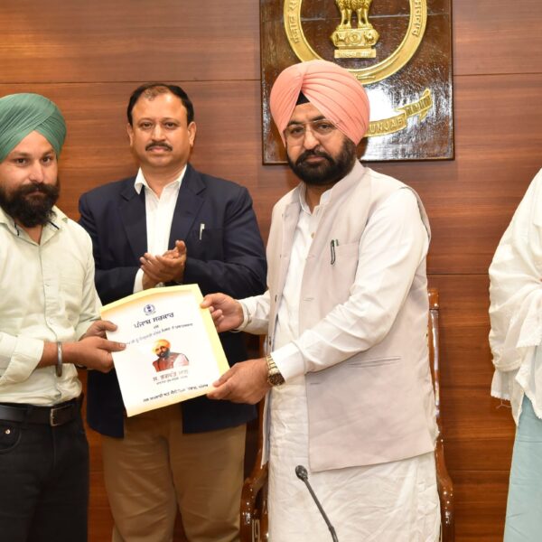 ਹਰਦੀਪ ਸਿੰਘ ਮੁੰਡੀਆਂ ਨੇ 14 ਉਮੀਦਵਾਰਾਂ ਨੂੰ ਤਰਸ ਦੇ ਆਧਾਰ ‘ਤੇ ਨਿਯੁਕਤੀ ਪੱਤਰ ਸੌਂਪੇ