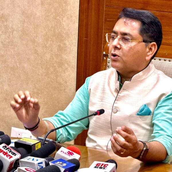 10 ਦਿਨਾਂ ਵਿੱਚ 16,000 ਜਨ ਸਭਾਵਾਂ, ‘ਆਪ’ ਭਗਵੰਤ ਮਾਨ ਸਰਕਾਰ ਦਾ 4 ਸਾਲਾਂ ਦਾ ਰਿਪੋਰਟ ਕਾਰਡ ਪੰਜਾਬ ਦੇ ਹਰ ਪਿੰਡ, ਗਲੀ ਅਤੇ ਘਰ-ਘਰ ਲੈ ਕੇ ਜਾਵੇਗੀ: ਅਮਨ ਅਰੋੜਾ