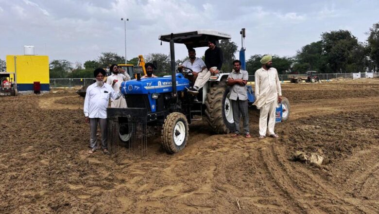 ਪਿੰਡ ਦਸੌਦਾ ਸਿੰਘ ਵਾਲਾ ਵਿੱਚ ਮਾਡਲ ਪਲੇਅ ਗਰਾਊਂਡ ਦੇ ਨਿਰਮਾਣ ਕਾਰਜ ਦੀ ਰਸਮੀ ਸ਼ੁਰੂਆਤ