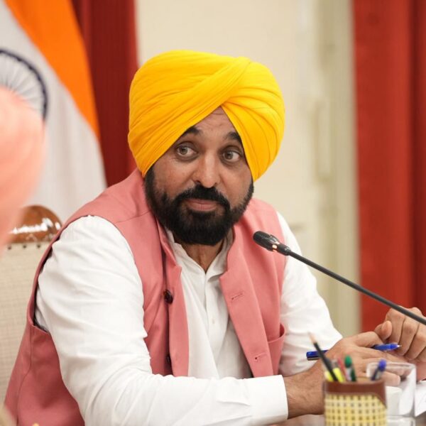 ਮੁੱਖ ਮੰਤਰੀ ਭਗਵੰਤ ਸਿੰਘ ਮਾਨ ਦੀ ਅਗਵਾਈ ਹੇਠ ਵਜ਼ਾਰਤ ਵੱਲੋਂ ‘ਮੁੱਖ ਮੰਤਰੀ ਮਾਵਾਂ ਧੀਆਂ ਸਤਿਕਾਰ ਯੋਜਨਾ’ ਸ਼ੁਰੂ ਕਰਨ ਲਈ ਹਰੀ ਝੰਡੀ; 97 ਫੀਸਦ ਤੋਂ ਵੱਧ ਔਰਤਾਂ ਨੂੰ ਹਰੇਕ ਮਹੀਨੇ 1000–1500 ਰੁਪਏ ਸਨਮਾਨ ਰਾਸ਼ੀ ਮਿਲੇਗੀ