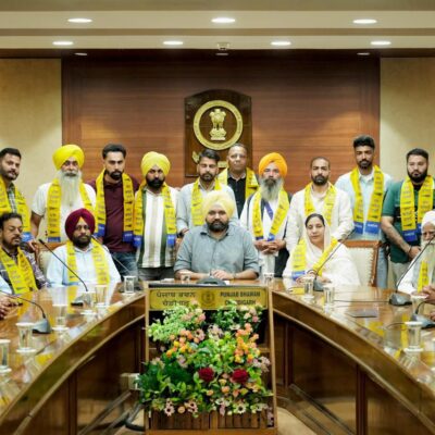 ਕਾਂਗਰਸ, ਅਕਾਲੀ ਦਲ ਅਤੇ ਭਾਜਪਾ ਨੂੰ ਵੱਡਾ ਝਟਕਾ, ਦਰਜਨਾਂ ਜ਼ਮੀਨੀ ਪੱਧਰ ਦੇ ਆਗੂ ‘ਆਪ’ ਵਿੱਚ ਸ਼ਾਮਲ