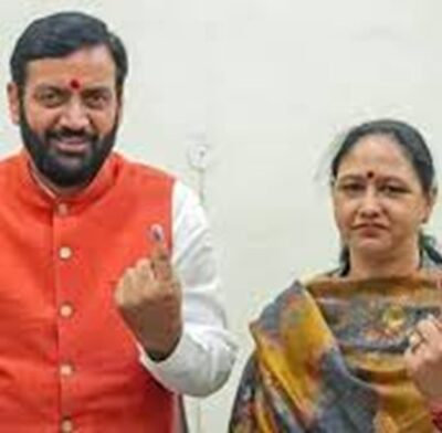 ਮੁੱਖ ਮੰਤਰੀ ਨੇ ਧਰਮ ਪਤਨੀ ਸਮੇਤ ਪਹਿਲੇ ਨਵਰਾਤੇ ‘ਤੇ ਕੀਤੇ ਮਾਤਾ ਮਨਸਾ ਦੇਵੀ ਦੇ ਦਰਸ਼ਨ, ਲਿਆ ਆਸ਼ੀਰਵਾਦ