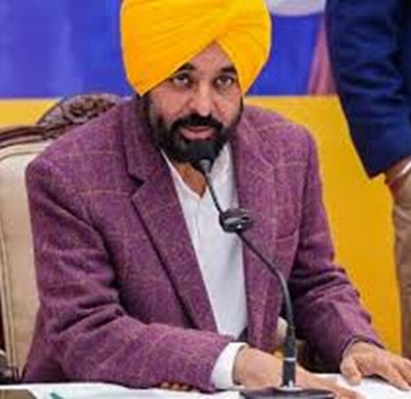 ਪੰਜਾਬ ਸਰਕਾਰ ਨੇ ਮੱਧ ਪੂਰਬੀ ਤਣਾਅ ਕਾਰਨ ਉੱਥੇ ਫਸੇ ਪੰਜਾਬੀਆਂ ਲਈ 24×7 ਹੈਲਪਲਾਈਨ ਜਾਰੀ ਕੀਤੀ, ਪੂਰੇ ਸਹਿਯੋਗ ਦਾ ਭਰੋਸਾ ਦਿੱਤਾ: ਮੁੱਖ ਮੰਤਰੀ ਭਗਵੰਤ ਸਿੰਘ ਮਾਨ