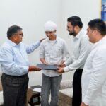 ਰਾਜਪਾਲ ਪੰਜਾਬ ਗੁਲਾਬ ਚੰਦ ਕਟਾਰੀਆ ਨੇ 6 ਨੌਜਵਾਨਾਂ ਨੂੰ ਲੈਪਟਾਪ ਦਿੱਤੇ