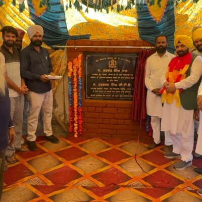 ਅੱਜ ਕੈਬਨਿਟ ਮੰਤਰੀ ਸਰਦਾਰ ਹਰਭਜਨ ਸਿੰਘ ਜੀ ਈ.ਟੀ.ਓ ਜੀ ਵੱਲੋਂ ਪਿੰਡ ਠੱਠੀਆਂ, ਫਤਿਹਪੁਰ ਰਾਜਪੂਤਾਂ, ਨਾਜੋਵਾਲੀ, ਛੀਨਾਂ ਪੱਤੀ ਅਤੇ ਖਾਨਕੋਟ (ਹਲਕਾ ਜੰਡਿਆਲਾ ਗੁਰੂ) ਵਿਖੇ ਸੜਕਾਂ ਦੇ ਸਪੈਸ਼ਲ ਰਿਪੇਅਰ ਦੇ ਕੰਮ ਦਾ ਕੀਤਾ ਉਦਘਾਟਨ