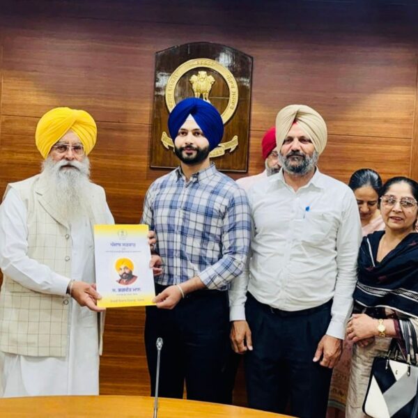 ਗੁਰਮੀਤ ਖੁੱਡੀਆਂ ਨੇ ਵੈਟਰਨਰੀ ਅਫ਼ਸਰਾਂ, ਇੰਸਪੈਕਟਰਾਂ ਅਤੇ ਡੇਅਰੀ ਵਿਕਾਸ ਇੰਸਪੈਕਟਰਾਂ ਨੂੰ ਨਿਯੁਕਤੀ ਪੱਤਰ ਸੌਂਪੇ