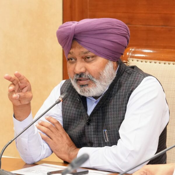 ਭਗਵੰਤ ਮਾਨ ਸਰਕਾਰ ਜਨਤਕ ਆਵਾਜਾਈ ਨੈੱਟਵਰਕ ਵਿੱਚ ਕ੍ਰਾਂਤੀਕਾਰੀ ਤਬਦੀਲੀ ਲਈ ਪੀ.ਆਰ.ਟੀ.ਸੀ. ਅਤੇ ਪਨਬੱਸ ਵਿੱਚ 1,265 ਬੱਸਾਂ ਕਰੇਗੀ ਸ਼ਾਮਲ: ਹਰਪਾਲ ਸਿੰਘ ਚੀਮਾ