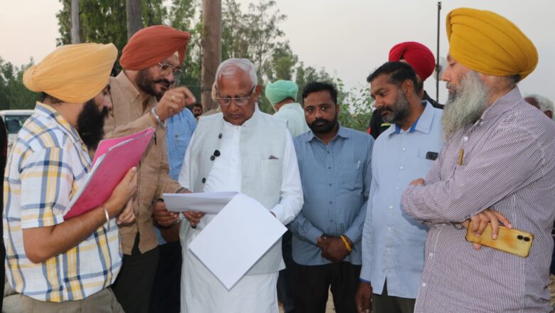 ਬਰਿੰਦਰ ਕੁਮਾਰ ਗੋਇਲ ਵੱਲੋਂ ਗਿੱਦੜਪਿੰਡੀ, ਮੰਡਾਲਾ ਛੰਨਾ ਵਿਖੇ ਸਤਲੁਜ ਦਰਿਆ ਦੇ ਕੰਢੇ ਚਲ ਰਹੇ ਹੜ੍ਹ ਸੁਰੱਖਿਆ ਕਾਰਜਾਂ ਦਾ ਜਾਇਜ਼ਾ