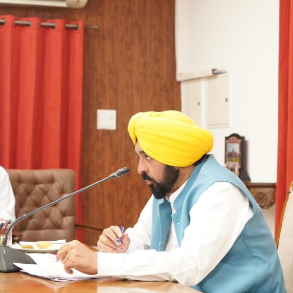 ਮੁੱਖ ਮੰਤਰੀ ਭਗਵੰਤ ਸਿੰਘ ਮਾਨ ਦੀ ਅਗਵਾਈ ਵਿੱਚ ਵਜ਼ਾਰਤ ਵੱਲੋਂ ਦਰਿਆਵਾਂ, ਚੋਆਂ ਅਤੇ ਸੇਮ ਨਾਲਿਆਂ ’ਚੋਂ ਗਾਰ ਕੱਢਣ ਲਈ ਹਰੀ ਝੰਡੀ