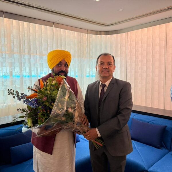 ਪੰਜਾਬ ਦੇ ਉਦਯੋਗਿਕ ਵਿਕਾਸ ਨੂੰ ਹੁਲਾਰਾ ਦੇਣ ਅਤੇ ਆਲਮੀ ਨਿਵੇਸ਼ ਨੂੰ ਆਕਰਸ਼ਿਤ ਕਰਨ ਲਈ ਮੁੱਖ ਮੰਤਰੀ ਭਗਵੰਤ ਸਿੰਘ ਮਾਨ ਅੱਜ ਤੋਂ ਨੀਦਰਲੈਂਡ ਦੇ ਦੌਰੇ ‘ਤੇ