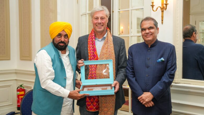 ਮੁੱਖ ਮੰਤਰੀ ਨੇ ਹਾਲੈਂਡ ਦੇ ਮਹਾਨ ਹਾਕੀ ਖਿਡਾਰੀ ਫਲੋਰਿਸ ਜਾਨ ਬੋਵਲੈਂਡਰ ਨਾਲ ਕੀਤੀ ਮੁਲਾਕਾਤ, ਪੰਜਾਬ ਦੇ ਅਥਲੀਟਾਂ ਨੂੰ ਸਿਖਲਾਈ ਦੇਣ ਦਾ ਦਿੱਤਾ ਸੱਦਾ