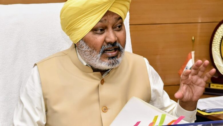 ਭਗਵੰਤ ਮਾਨ ਸਰਕਾਰ ਵੱਲੋਂ ਵਿੱਤੀ ਸਾਲ 2026-27 ਲਈ ਗਰੁੱਪ-ਡੀ ਮੁਲਾਜ਼ਮਾਂ ਨੂੰ ਕਣਕ ਲਈ ਵਿਆਜ ਮੁਕਤ ਕਰਜ਼ਾ ਦੇ ਕੇ ਜ਼ਰੂਰੀ ਲੋੜਾਂ ਲਈ ਸਮੇਂ ਸਿਰ ਸਹਾਇਤਾ ਯਕੀਨੀ ਬਣਾਈ: ਹਰਪਾਲ ਸਿੰਘ ਚੀਮਾ