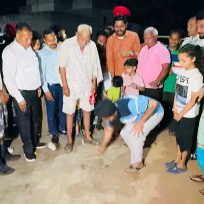 ਵਿਧਾਇਕ ਸ਼ੈਰੀ ਕਲਸੀ ਵਲੋਂ ਵਾਰਡ ਨੰਬਰ 30 ਵਿੱਚ ਮਲਾਵੇ ਦੀ ਕੋਠੀ ਵਿਖੇ ਗਲੀਆਂ ਬਣਾਉਣ ਦੀ ਕਰਵਾਈ ਸ਼ੁਰੂਆਤ