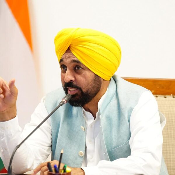 ਮਾਨਸੂਨ ਤੋਂ ਪਹਿਲਾਂ ਹੜ੍ਹਾਂ ਦੇ ਸੁਰੱਖਿਆਂ ਪ੍ਰਬੰਧਾਂ ਨੂੰ ਮਜ਼ਬੂਤ ਕਰਨ ਲਈ ਆਪ ਸਰਕਾਰ ਵੱਲੋਂ ਐਂਫੀਬੀਅਸ ਮਸ਼ੀਨਾਂ ਦੀ ਖਰੀਦ ਨੂੰ ਮਨਜ਼ੂਰੀ: ਮੁੱਖ ਮੰਤਰੀ ਭਗਵੰਤ ਸਿੰਘ ਮਾਨ