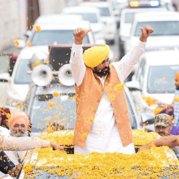 ਭਗਵੰਤ ਮਾਨ ਸਰਕਾਰ ਦੀ ਇਤਿਹਾਸਕ ਪਹਿਲ, ਪੰਜਾਬ ਦੇ 40 ਲੱਖ ਗਰੀਬ-ਦਲਿਤ-ਪੱਛੜੇ ਵਰਗ ਦੇ ਪਰਿਵਾਰਾਂ ਨੂੰ ਮੁਫਤ ਰਾਸ਼ਨ ਕਿੱਟ ਮਿਲਣੀ ਸ਼ੁਰੂ