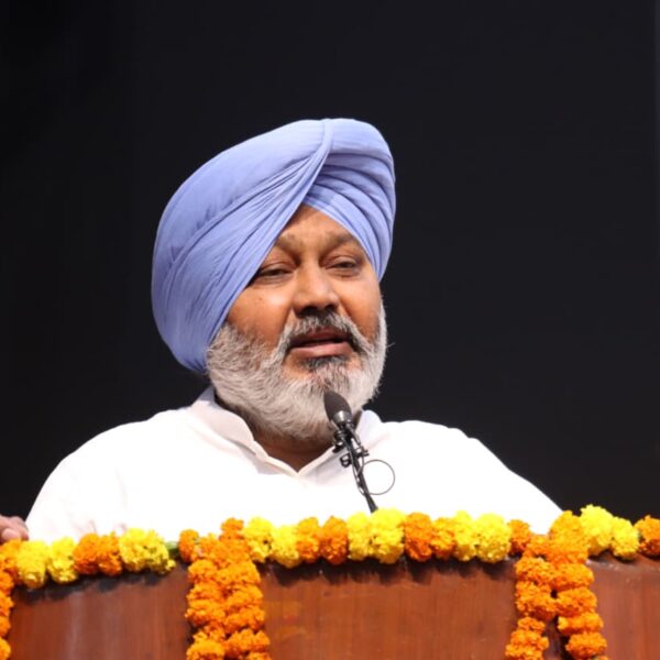 ਭਗਵੰਤ ਮਾਨ ਸਰਕਾਰ ਸ੍ਰੀ ਗੁਰੂ ਰਵਿਦਾਸ ਜੀ ਵੱਲੋਂ ਦਰਸਾਏ ਸਮਾਨਤਾ ਦੇ ਸਿਧਾਂਤਾਂ `ਤੇ ਕੰਮ ਕਰ ਰਹੀ ਹੈ; ਨੌਜਵਾਨ ਗੁਰੂ ਸਾਹਿਬ ਦੇ ‘ਬੇਗਮਪੁਰਾ’ ਦੇ ਸੰਕਲਪ ਵਾਲਾ ਭਾਰਤ ਬਣਾਉਣ ਲਈ ਅੱਗੇ ਆਉਣ: ਹਰਪਾਲ ਸਿੰਘ ਚੀਮਾ